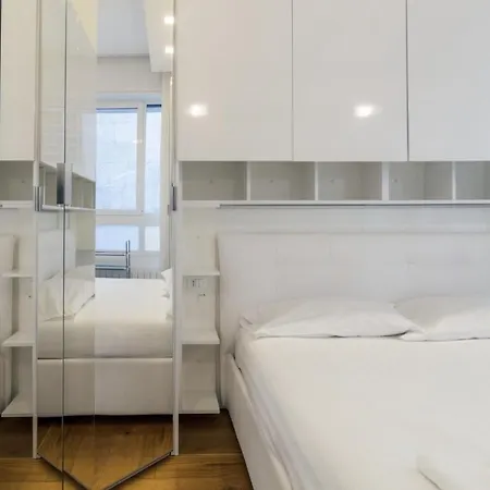 Easylife - San Babila - Elegante E Rifinito Bilocale Nel Cuore Della Citta